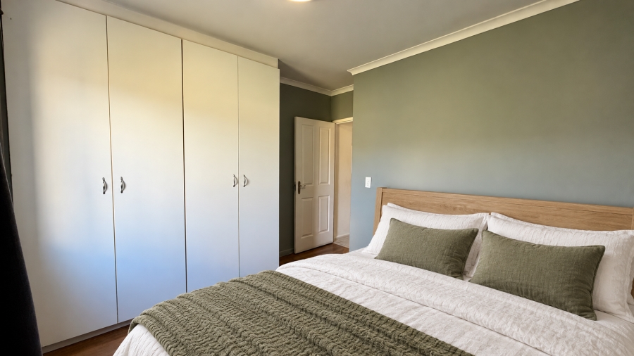 2 Bedroom Property for Sale in Gordons Bay Central Western Cape